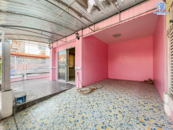 *****ทาวน์เฮ้าส์มือสอง ย่านนนทบุรี หลังมุม ม.พฤกษา37 บางใหญ่-กาญจนาภิเษก เนื้อที่ 21.6 ตร.ว. ฟังก์ชัน 3 ห้องนอน 2 ห้องน้ำ จอดรถได้ 1 คัน ต่อเติมครัว โรงรถพร้อมอยู่ บนทำเลเดินทางสะดวก ใกล้เซ็นทรัลเวสต์เกต และรถไฟฟ้าสายสีม่วง "สถานีคลองบางไผ่"